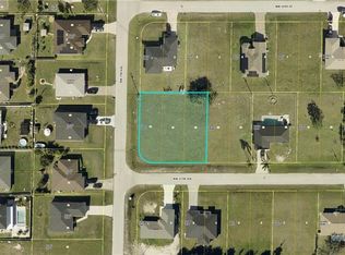 635 NW 13th Ter, Cape Coral, FL 33993