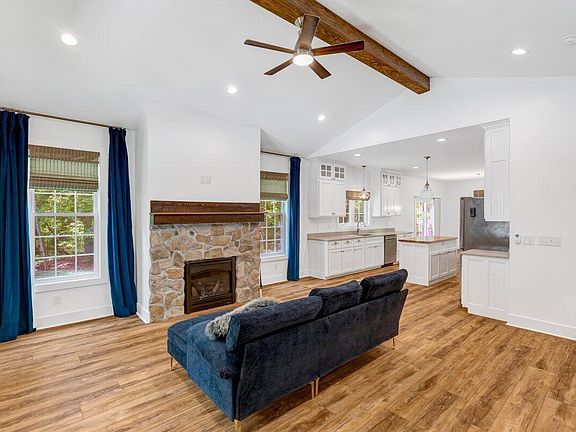 5th image of 129 Forest Hill St