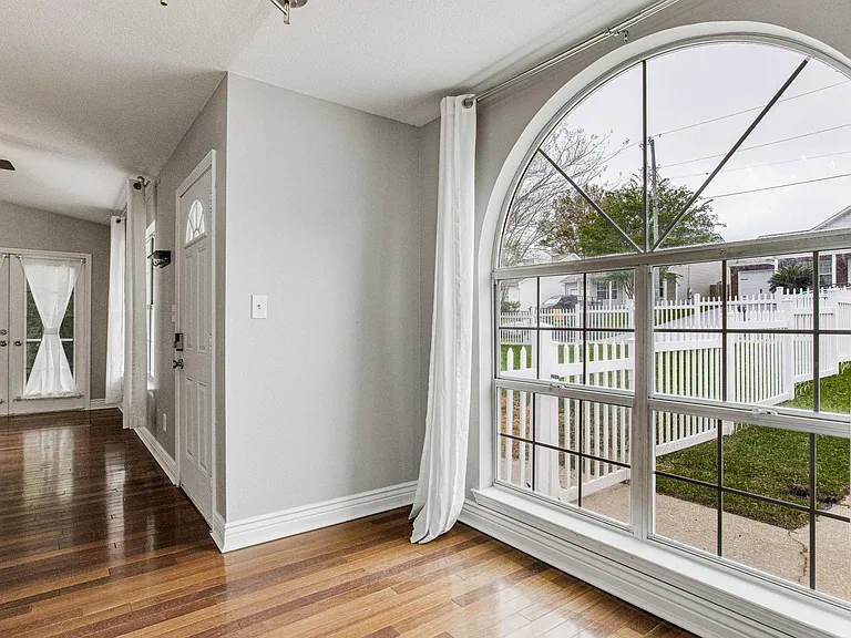 3420 Riverside Dr — Photo 23