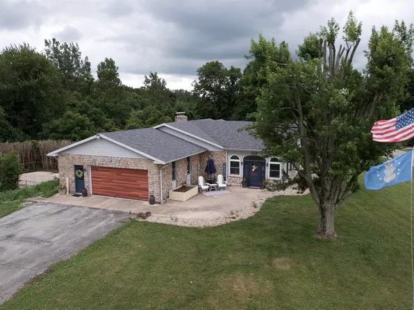 954 E Sellers Rd, Upland, IN 46989