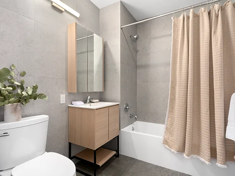 4-34 26th Ave #402 — Photo 8
