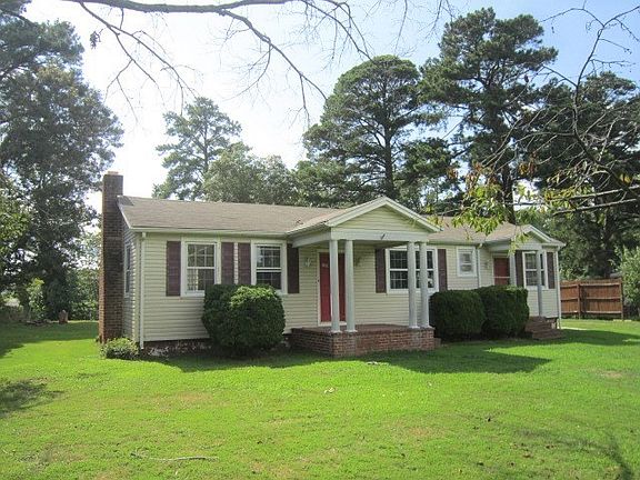 2nd image of 200 Lakeside Dr