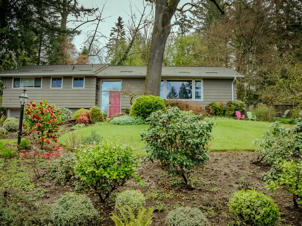 9429 SW 62nd Dr, Portland, OR 97219