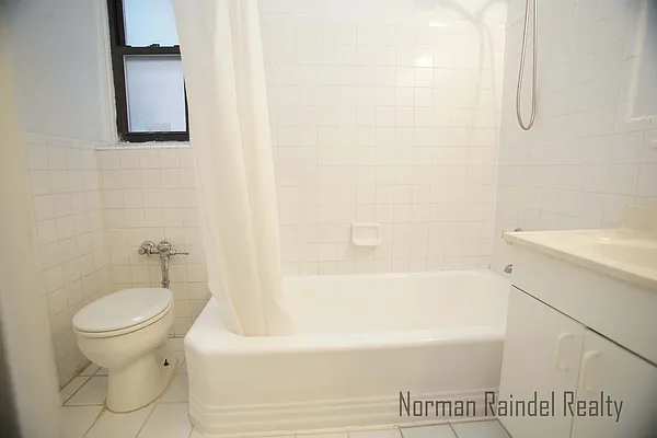 Rented by Norman Raindel, LREB | media 18