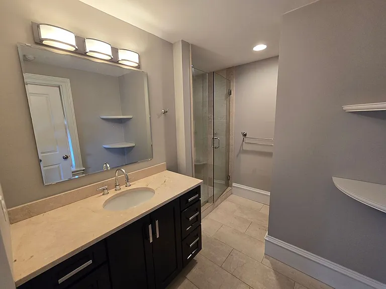 862 E 2nd St #1 — Photo 10