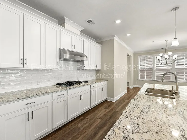 105 W Dixie Ave SE — Photo 9