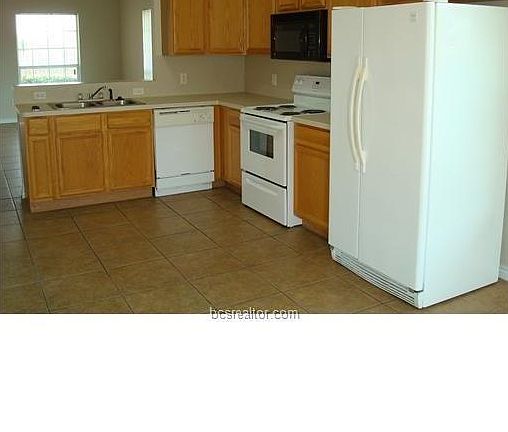 4th image of 3508 Wild Plum St