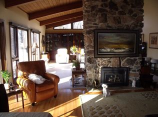 2 Snowy Owl Ln, North Oaks, MN 55127