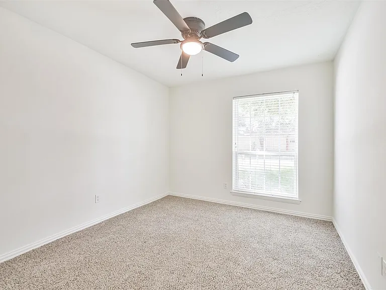 9719 Halkirk St — Photo 21