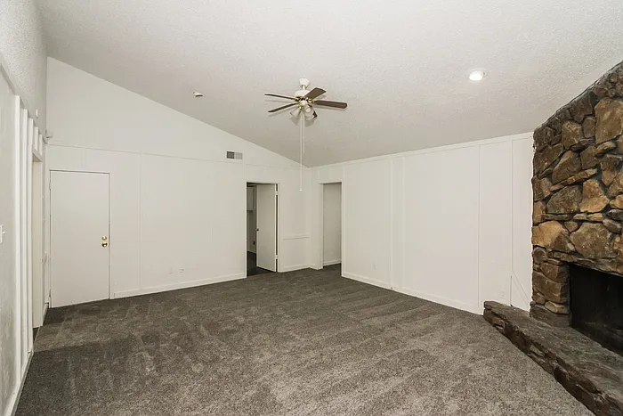 6218 Ridgeline Dr — Photo 2