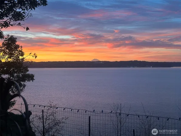 24 J View Place, Hat Island, WA 98206