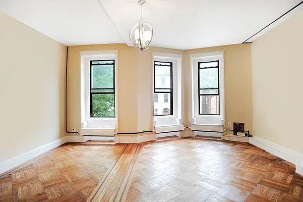 Rented by Bond New York | media 1