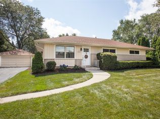 N79W16227 Community Dr, Menomonee Falls, WI 53051