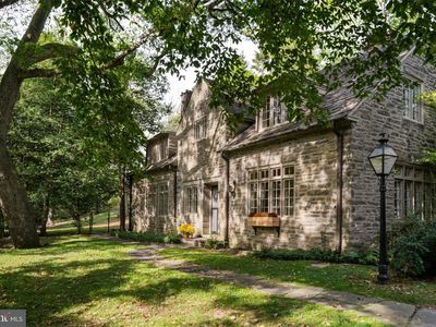 452 W Chestnut Hill Ave, Philadelphia, PA, 19118