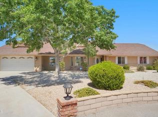 14027 Chogan Rd, Apple Valley, CA 92307
