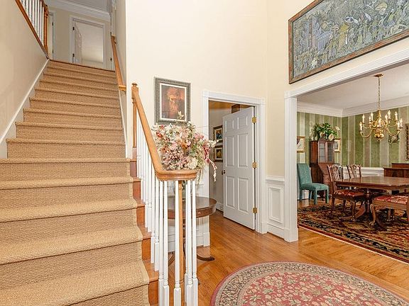 2nd image of 10315 Crescent Ridge Dr