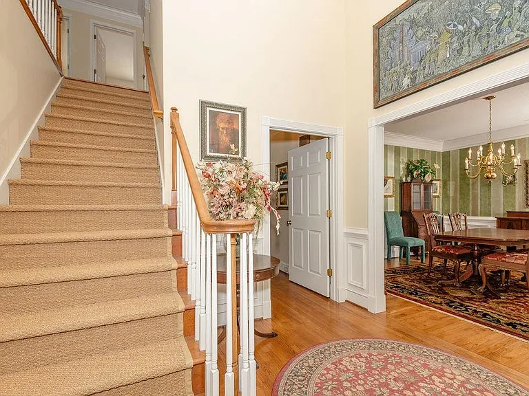 10315 Crescent Ridge Dr — Photo 2