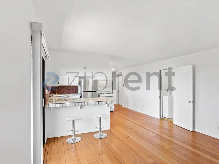 1127 Contra Costa Dr — Photo 8