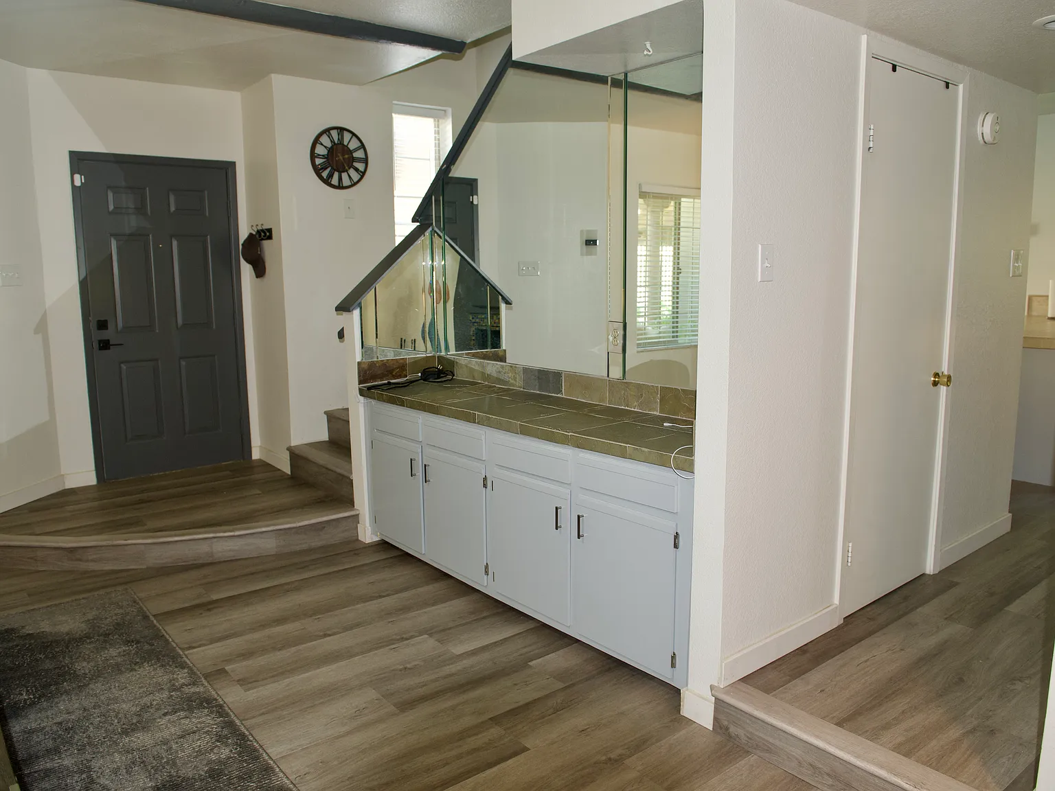 2 bed, 2.5 bath, 1330 sqft, $2,500 — Photo 4