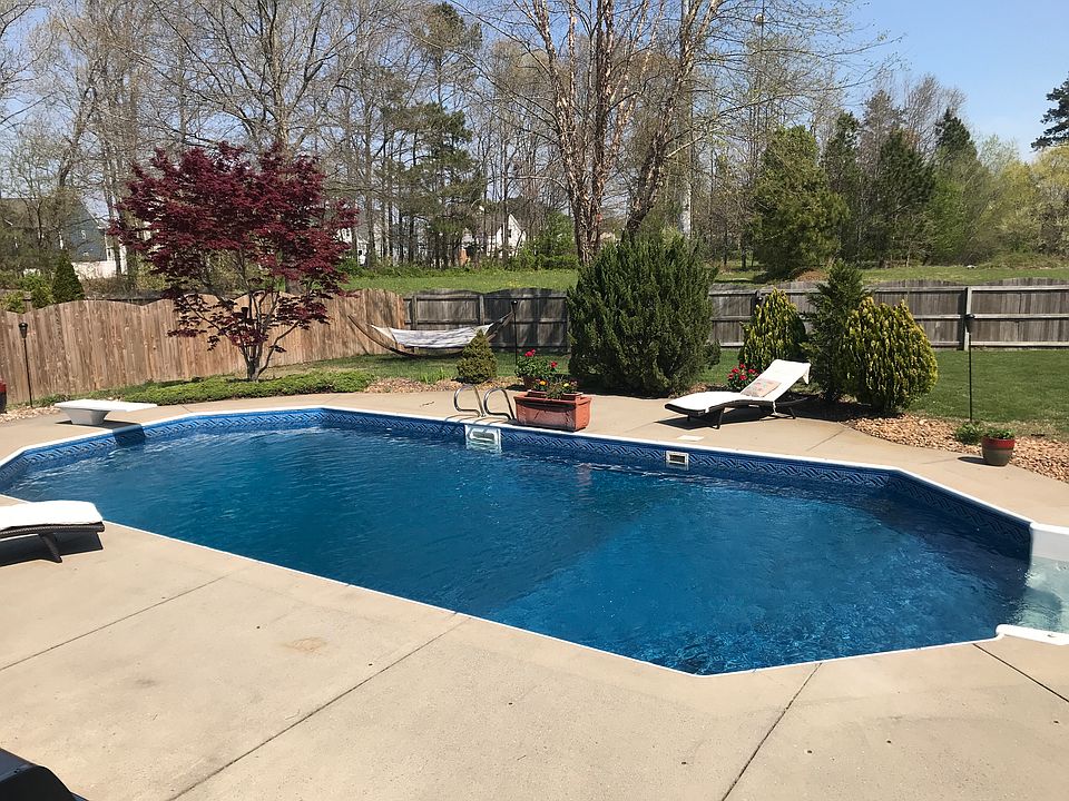 2nd image of 104 Avonlea Dr