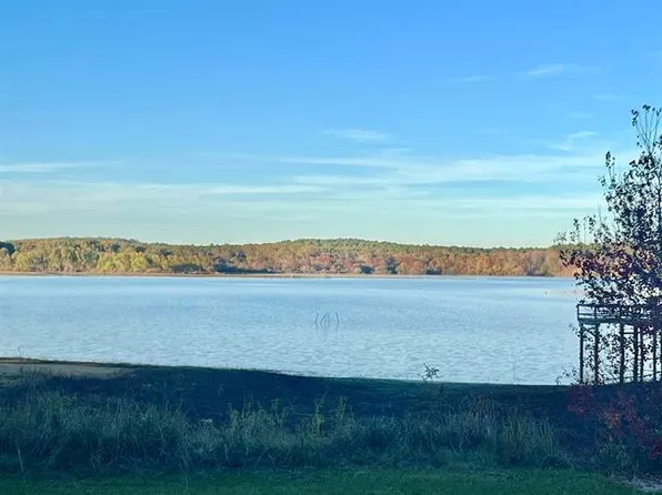 251 Peggy Ann Dr E, Milam, TX 75959