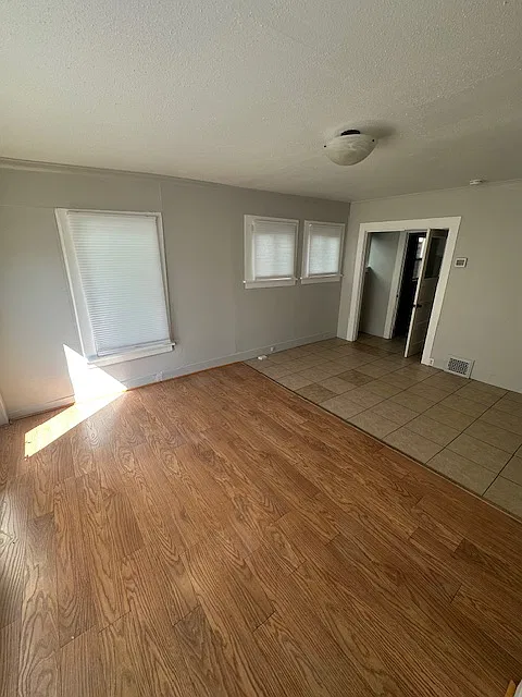 1 bed, 1000 sqft, $1,000 — Photo 3