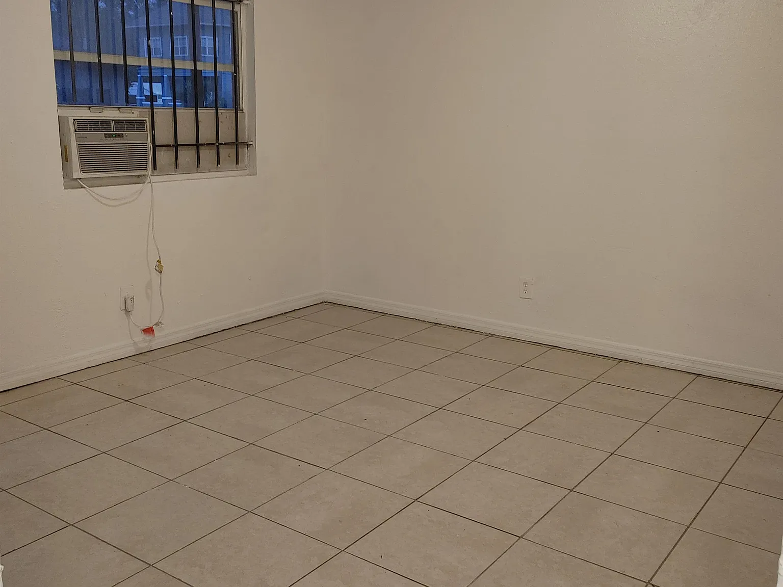 1820 Whitner Street - Unit 3 — Photo 2