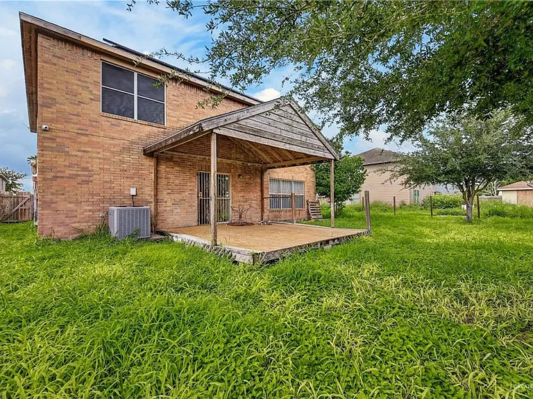 1729 W Jefferson St — Photo 14