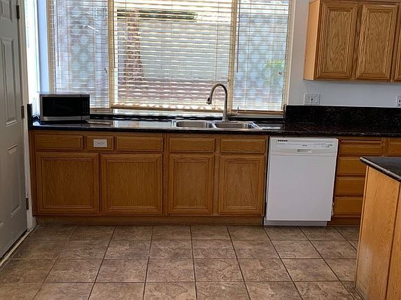 4th image of 9405 Grenville Ave