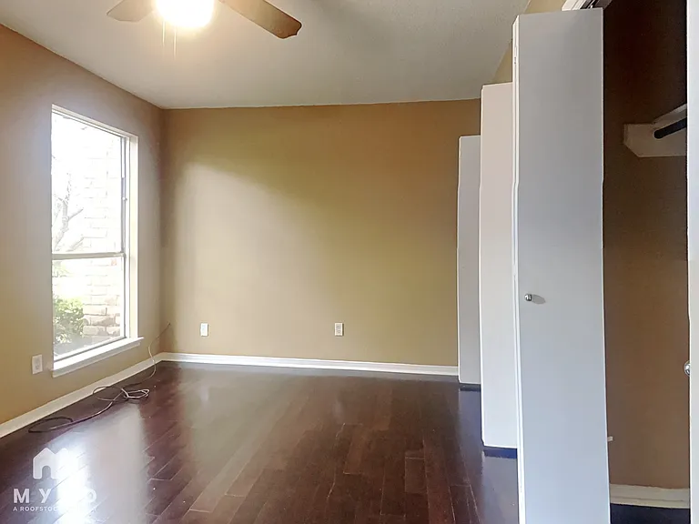 2103 Woodland Springs St — Photo 17