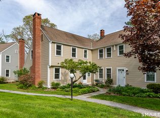 87 Canaan Rd APT 2F, Salisbury, CT 06068