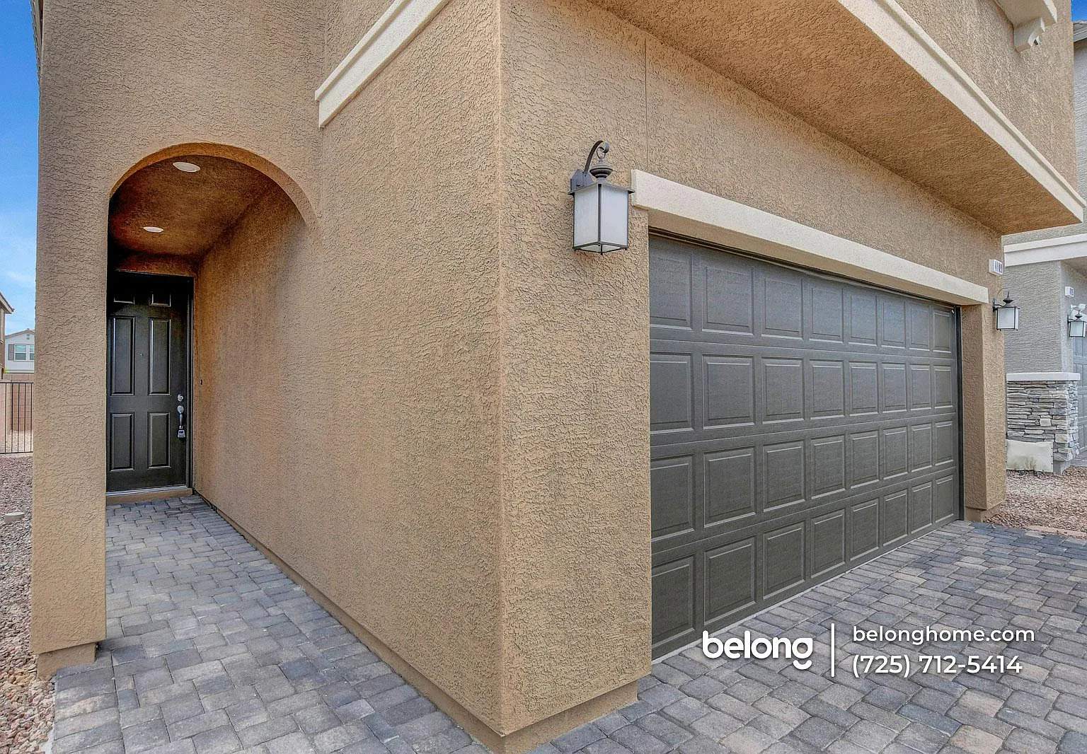 4 bed, 2.5 bath, 2460 sqft, $2,225 — Photo 4