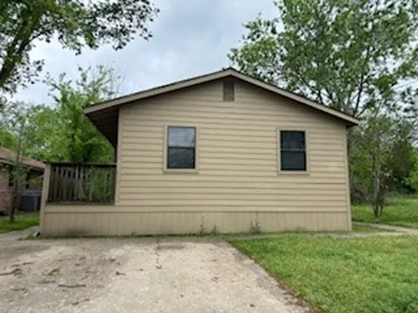 812 Churchill St, College Station, TX 77840