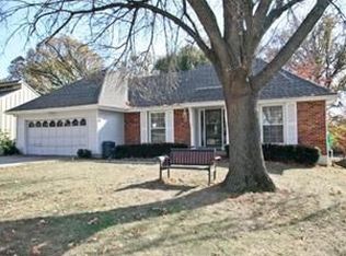 12611 W 105th St, Overland Park, KS 66215