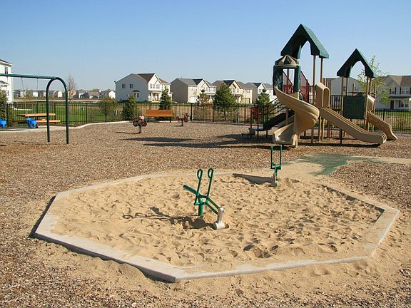 1906 Lake Bluff Lane