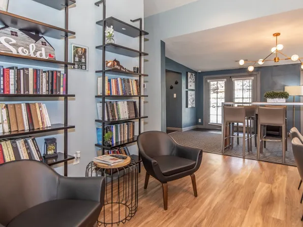 Oak View Apartments