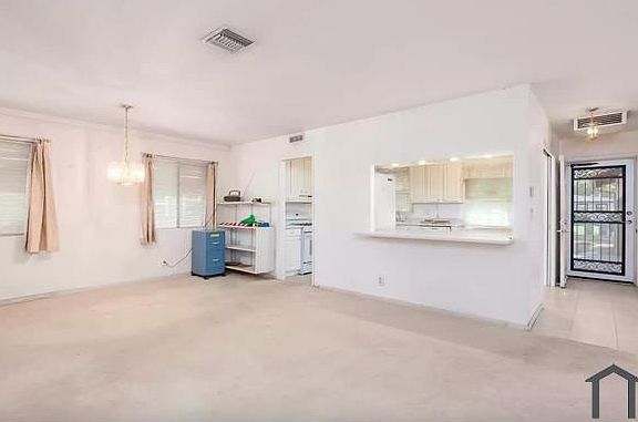 4th image of 45523 Lostwood Ave