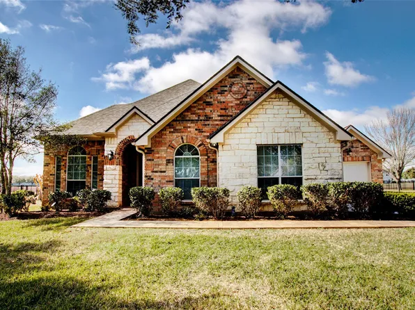 3327 River Bend Dr, Rosenberg, TX 77471
