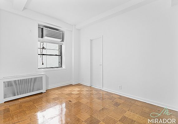 5th image of 132 E 45th St APT 11G