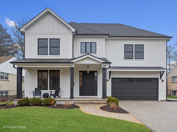 911 Echo Ln, Glenview, IL 60025