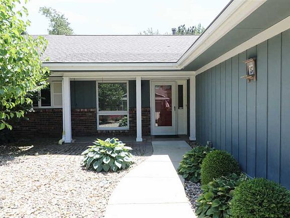 4th image of 444 W Woodridge Ln