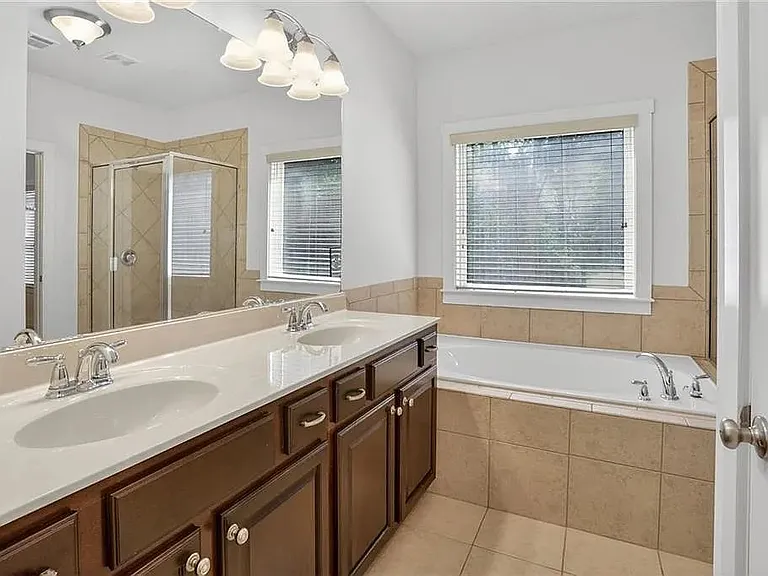 2110 Westhill Dr SE — Photo 18