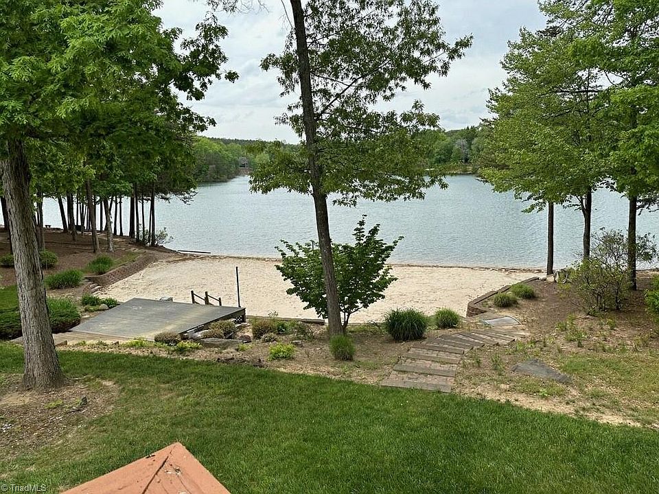 2nd image of 347 Lake Point Ln