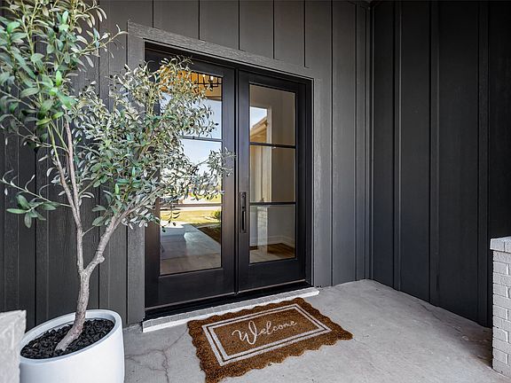 3rd image of 2713 Village Rd