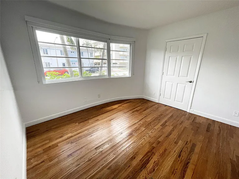 8345 Byron Ave #1 — Photo 12