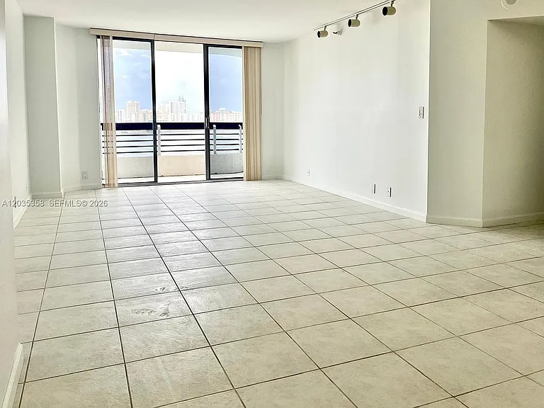 3530 Mystic Pointe Dr #1711 — Photo 7