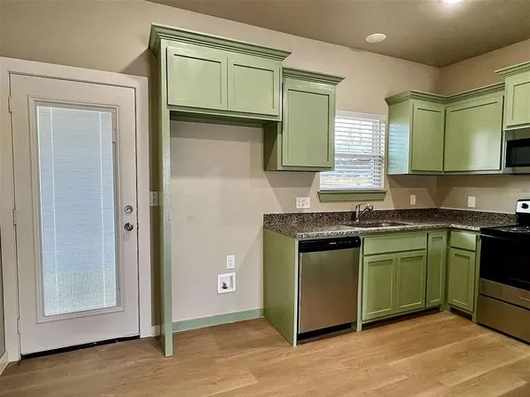208 E Oklahoma Ave, Blackwell, OK 74631