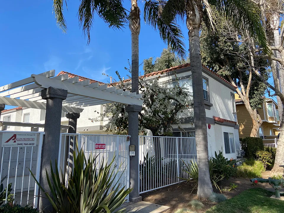 Villa Nova Townhomes