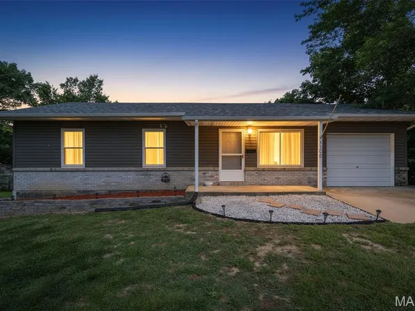 1100 S 5th St, De Soto, MO 63020