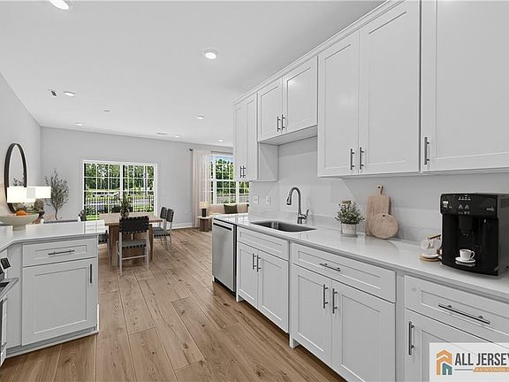 5th image of 49 Bennet Field Way